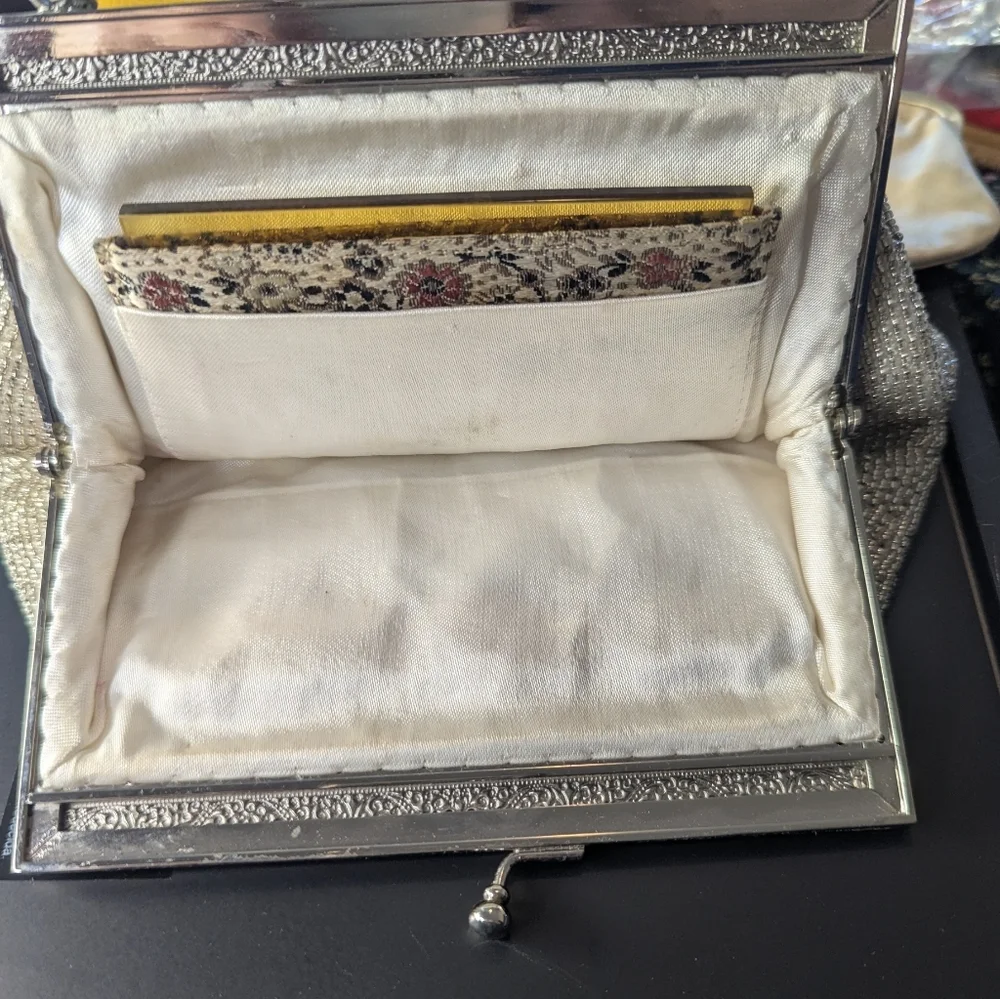 🩶 Vintage Silver Beaded Bling Snap Purse Comb Case Satin Pockets